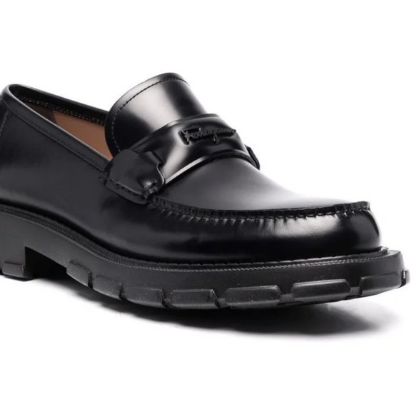 NEW Authentic Salvatore Ferragamo Embossed Logo Black Leather Loafers main image 6